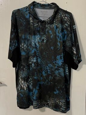 Huk Men's Black and Blue Print Polo